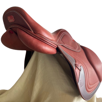 Platinum Show Jumping Saddle